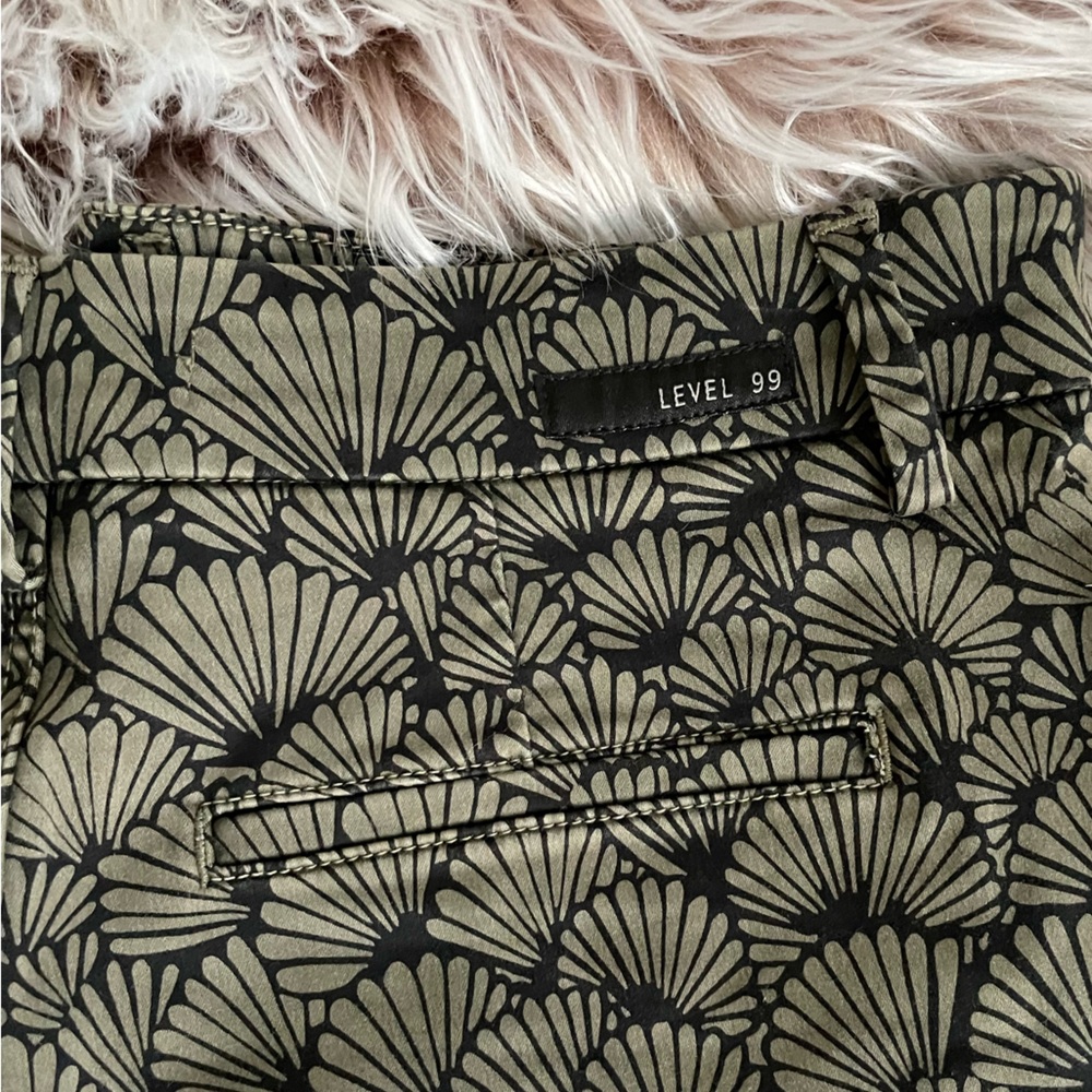 Level 99 Olive Green Seashell Patterned Shorts - image 6